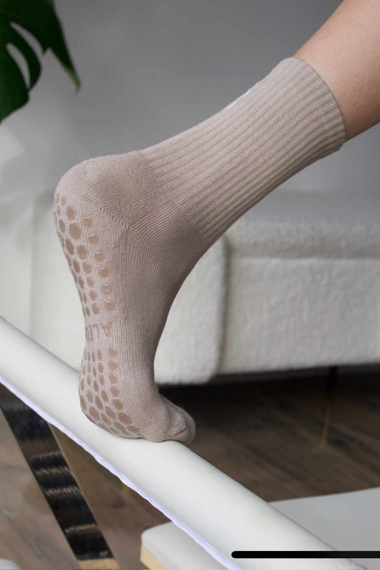 Grip Socks “Aletheia” – Sand Beige